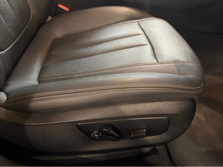 2023 BMW 5-Series - photo 8
