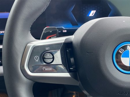 2024 BMW 5-Series - photo 17