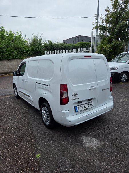 2024 Toyota Proace City - photo 4