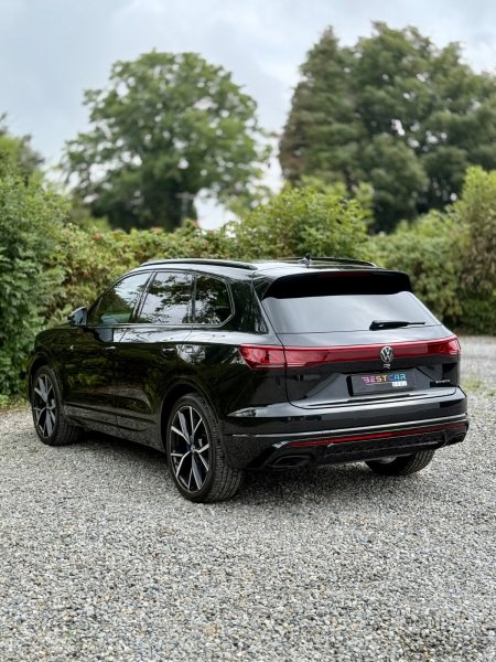 2024 Volkswagen Touareg - photo 17