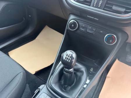 2020 Ford Fiesta - photo 13