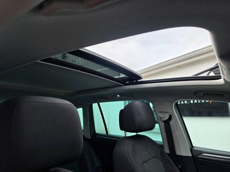 2020 Volkswagen Tiguan - photo 13