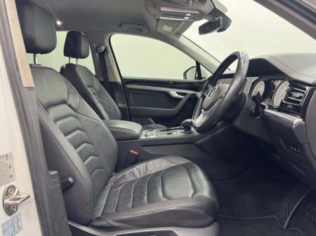 2019 Volkswagen Touareg - photo 13