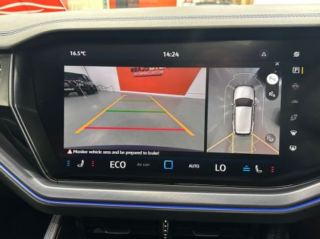 2025 Volkswagen Touareg - photo 15