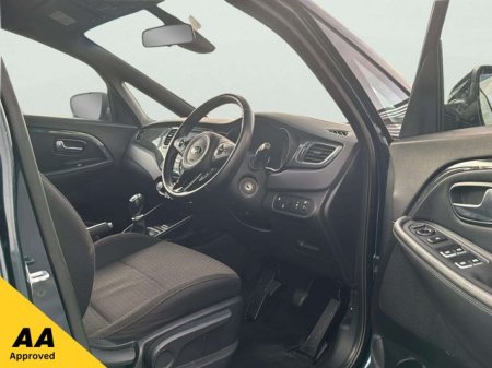 2018 Kia Carens - photo 8