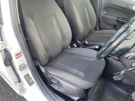 2015 Ford Fiesta - photo 4