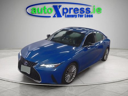 2022 Lexus IS - photo 3