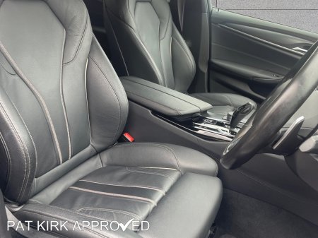 2022 BMW 5-Series - photo 10
