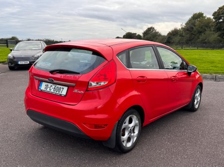 2010 Ford Fiesta - photo 8