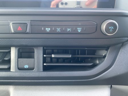 2026 Ford Transit Custom - photo 18