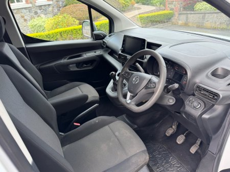 2021 Vauxhall Combo - photo 9