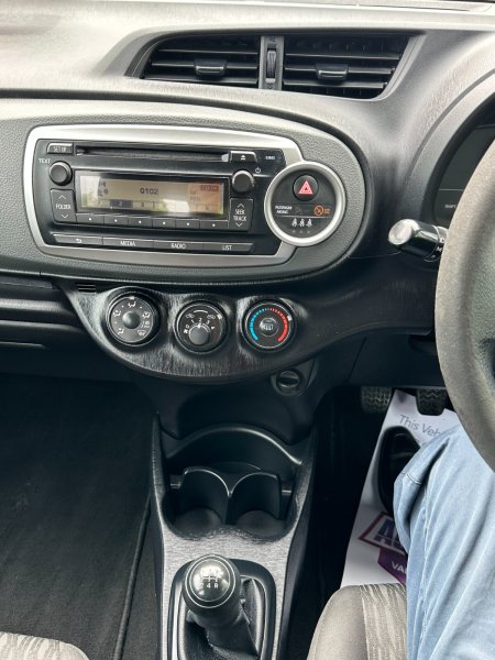 2014 Toyota Yaris - photo 12