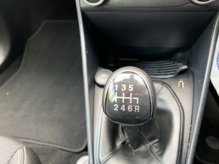 2022 Ford Fiesta - photo 19