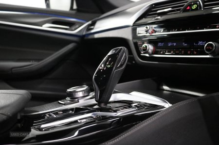 2022 BMW 5-Series - photo 23