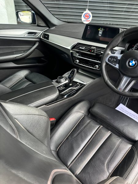 2018 BMW 5-Series - photo 27