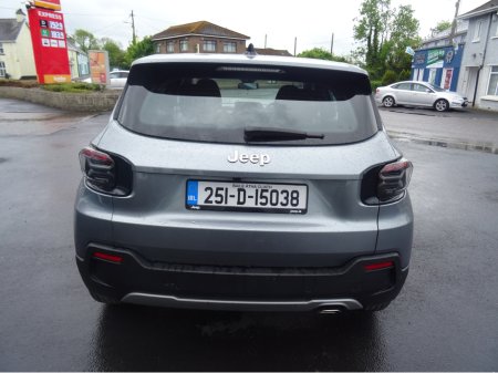 2025 Jeep Avenger - photo 8