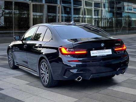 2022 BMW 3-Series - photo 7