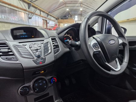 2016 Ford Fiesta - photo 24