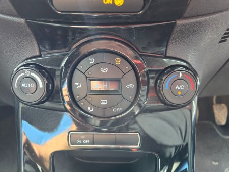 2015 Ford Fiesta - photo 14