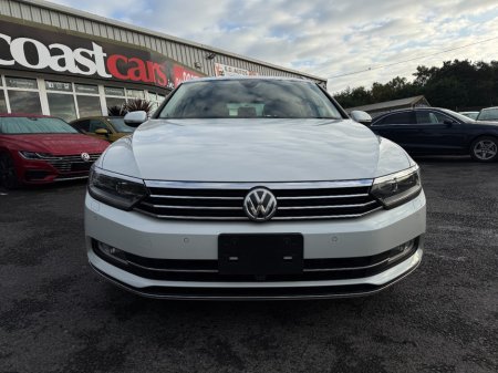 2018 Volkswagen Passat - photo 2