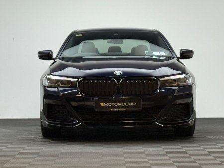 2022 BMW 5-Series - photo 2