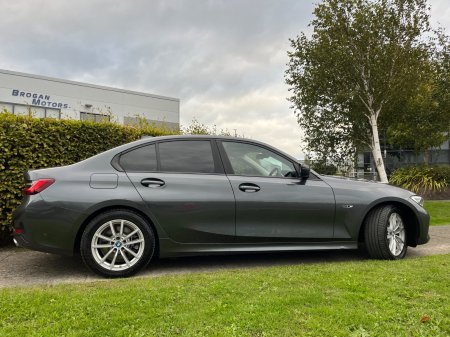 2022 BMW 3-Series - photo 12