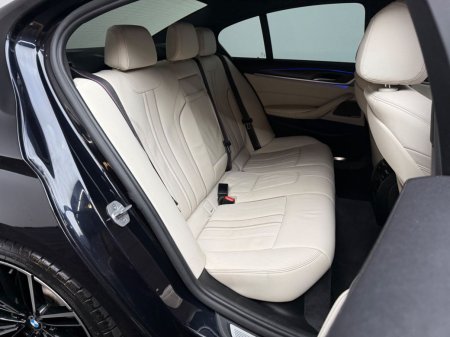 2022 BMW 5-Series - photo 12