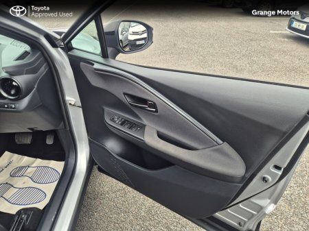 2024 Toyota C-HR - photo 10