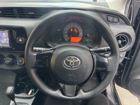 2018 Toyota Vitz - photo 8