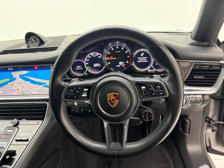 2018 Porsche Panamera - photo 28