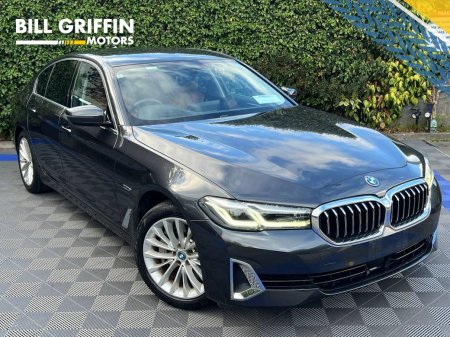 2022 BMW 5-Series 530e LUXURY LINE 2.0 HYBRID // HERADS-UP DISPLAY // FULL SERVICE HISTORY // 360 PARKING CAMERAS