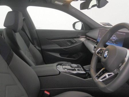 2025 BMW 5-Series - photo 12