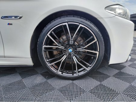 2017 BMW 5-Series - photo 2