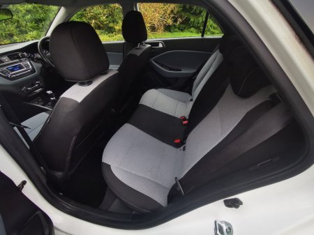 2016 Hyundai i20 - photo 16