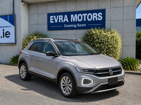 2023 Volkswagen T-Roc STYLE AUTOMATIC 1.5 PETROL //VERY LOW MILES//HALF LEATHER SEATS//ADAPTIVE CRUISE CONTROL//REVERSE CA