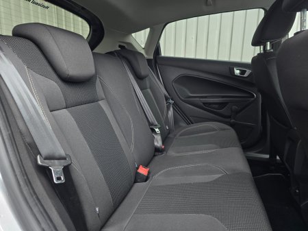 2015 Ford Fiesta - photo 19