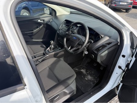 2015 Ford Focus - photo 12