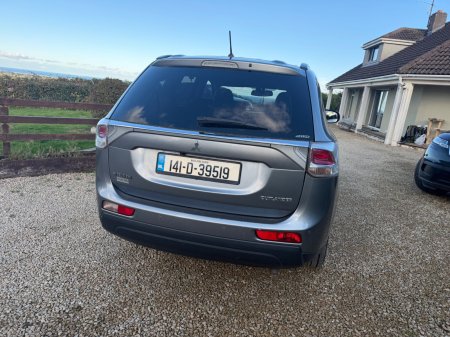 2014 Mitsubishi Outlander - photo 4