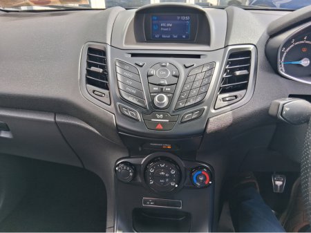 2017 Ford Fiesta - photo 10