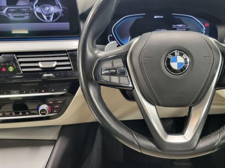 2021 BMW 5-Series - photo 17