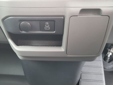 2027 Volkswagen Transporter - photo 20