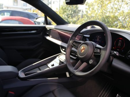 2026 Porsche Macan - photo 8