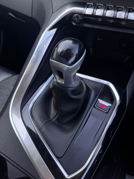 2018 Peugeot 3008 - photo 7