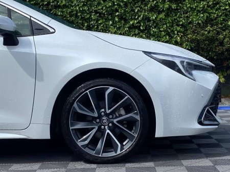 2025 Toyota Corolla - photo 9