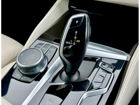 2022 BMW 5-Series - photo 9