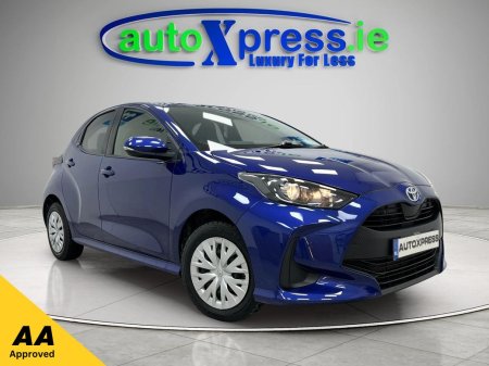 2022 Toyota Yaris 4WD Hybrid Petrol, Automatic, Reversing camera