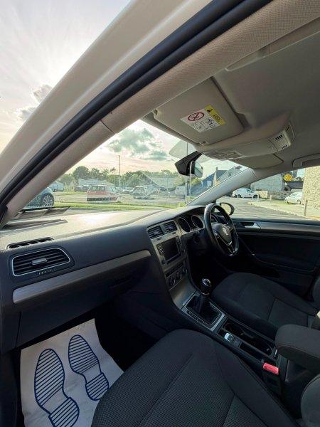 2017 Volkswagen Golf - photo 2
