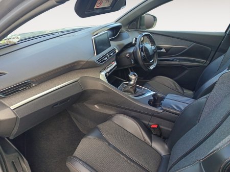 2018 Peugeot 5008 - photo 14