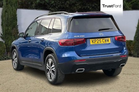 2025 Mercedes-Benz GLB - photo 2