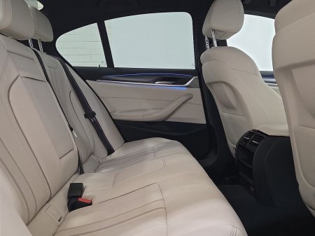 2023 BMW 5-Series - photo 22